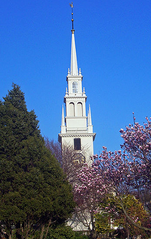 Trinity Church, Queen Anne Square, Newport, RI 02840. Photo: Daniel Case.