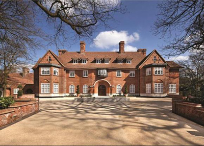 Heath Hall is located on the corner of The Bishops Avenue and Canon Close, Hampstead, London N2, England, U.K: £65 mio.