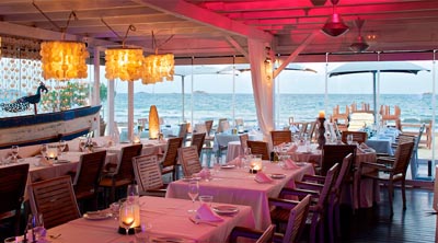Nassau Beach Club Restaurant, Carretera de la Playa d'en Bossa, 07830 Sant Josep de sa Talaia.