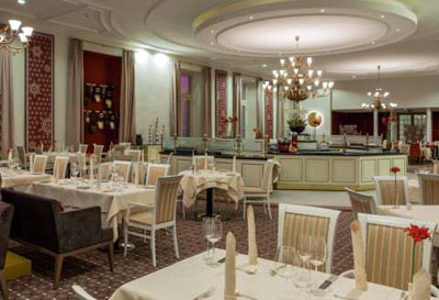 Restaurant Les Saisons, Kempinski Grand Hotel des Bains, Via Mezdi 27.