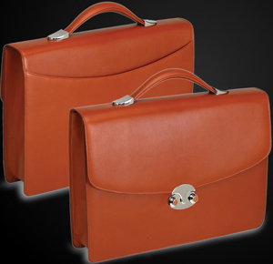 Underwood Single compartment briefcase with rear open pocket.