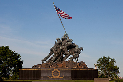 United States Marine Corps War Memorial (Iwo Jima Memorial) (unveiled: November 10, 1954) by Felix de Weldon (1907-2003).