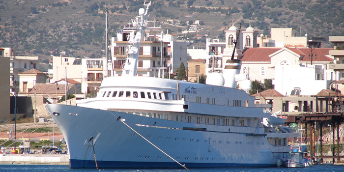 Issham Al Baher - the world's 19th largest yacht: 380 ft / 116 m.