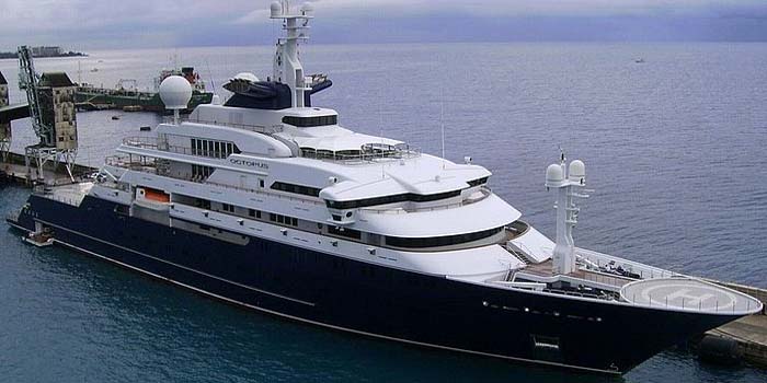 Octopus - the world's 18th largest yacht: 414 ft / 126 m / US$200 mio.
