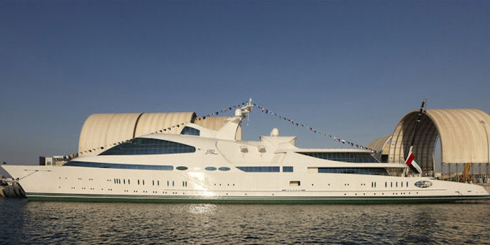 Yas - the world's eighth largest yacht: 463 ft / 141 m.