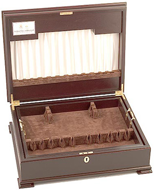 Arthur Price of England Monarch cutlery cabinet: £375.