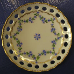 Nyon porcelain plate. Image Courtesy Beatrice Delacretaz.