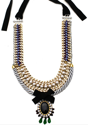 Tala Alamuddin necklace.
