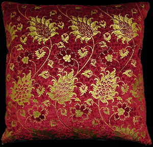 Fortuny Bucintoro velvet square dark red cushion: €132.