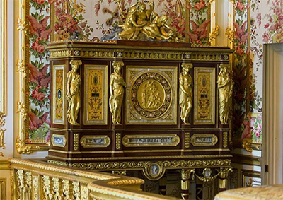 Queen Marie-Antoinette's jewellery cabinet (1787).