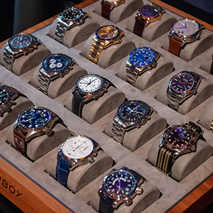 WatchBox is home to the greatest collection of pre-owned luxury watches.