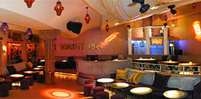  Retro bar at Papagayo.