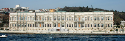 Çiragan Palace Kempinski, Çiragan Caddesi 32, Besiktas, Istanbul 34349.