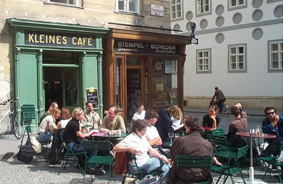 Kleines Café at Franziskanerplatz.