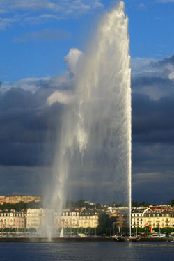 The Jet d'Eau fountain, icon of Geneva.
