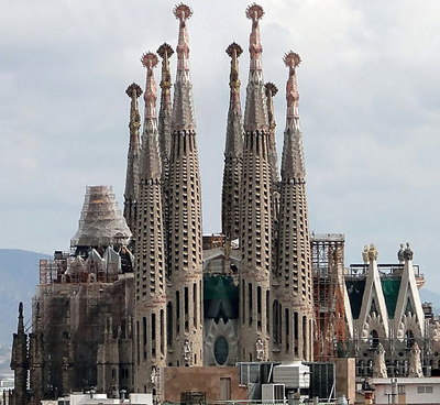 Sagrada Família (Barcelona, Spain) by Antoni Gaudi (1852-1926).