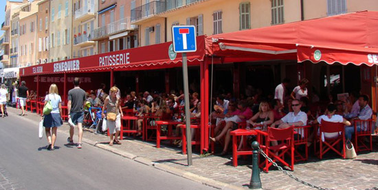 Senequier at 29 Quai Jean Jaurès overlooking the old port.