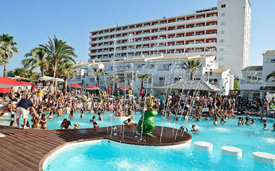 Ushuaïa Ibiza Beach Hotel, Playa d'en Bossa 10, 07817 Sant Jordi de Ses Salines.