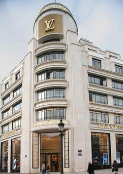 Louis Vuitton flagship store: 101, avenue des Champs-Élysées.