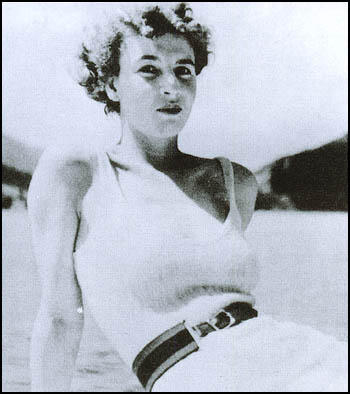 Muriel Wright (1909-1944) - 'The Inspiration for Ian Fleming's James Bond Girls'.