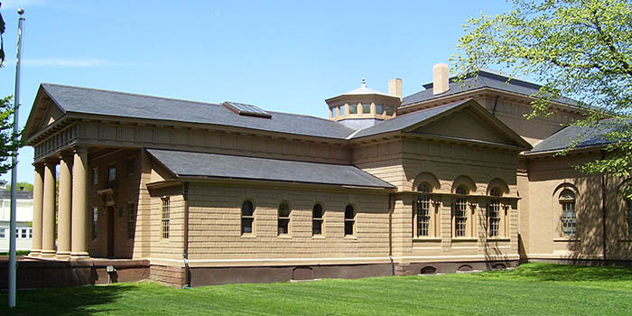 Redwood Library and Athenaeum, 50 Bellevue Avenue, Newport, RI 02840, U.S.A.