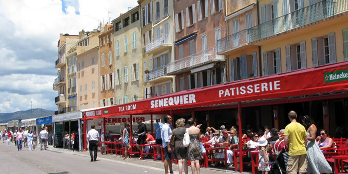 Sénéquier - Quai Jean Jaurès overlooking the old port, 83990 Saint-Tropez.