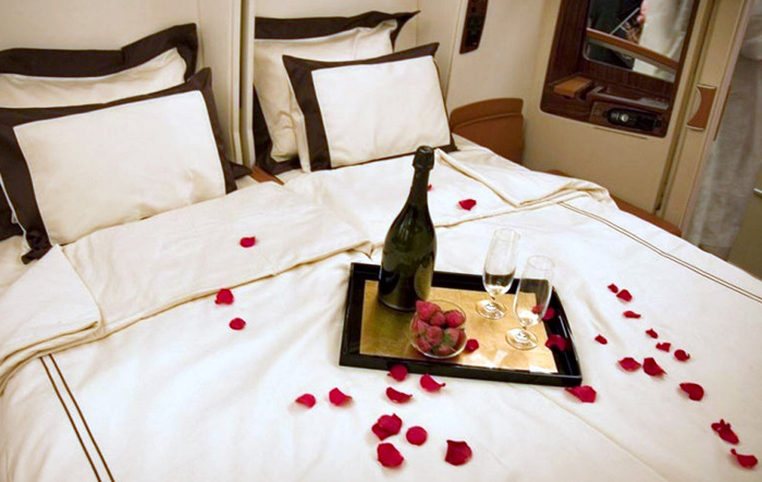 Singapore Airlines Suite - 'A world of your own'.