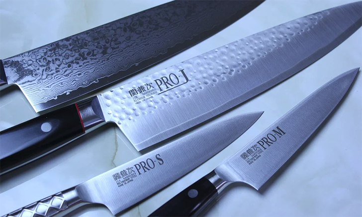 'Extremely Sharp' knives from Kanetsugu.