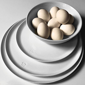 Kay Bojesen porcelain plate set: €92.