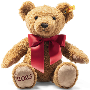 2023 Cozy Teddy Bear of the Year, 13 Inches: US$54.95.
