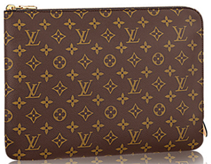 Louis Vuitton Etui Voyage GM: US$530.