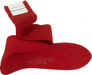 Red Gammarelli mid-calf length socks from Pope's tailor since 1798: €22.